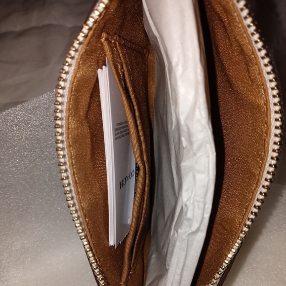 LAST ONE 💚COACH CORNER ZIP WRISTLET WITH LEMON LIMES PRINT NEW - Picture 3 of 7